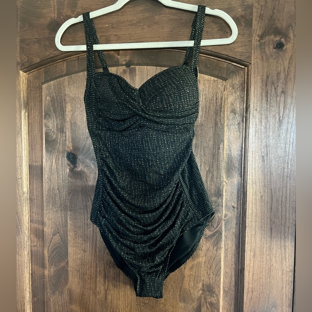 Niptuck one piece